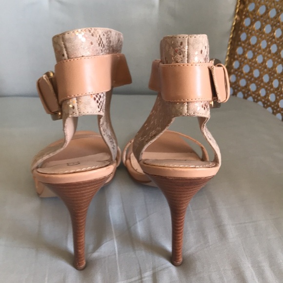 Guess nude color stiletto high heel ankle strap shoes size 8.5 glam sexy party - Picture 13 of 15